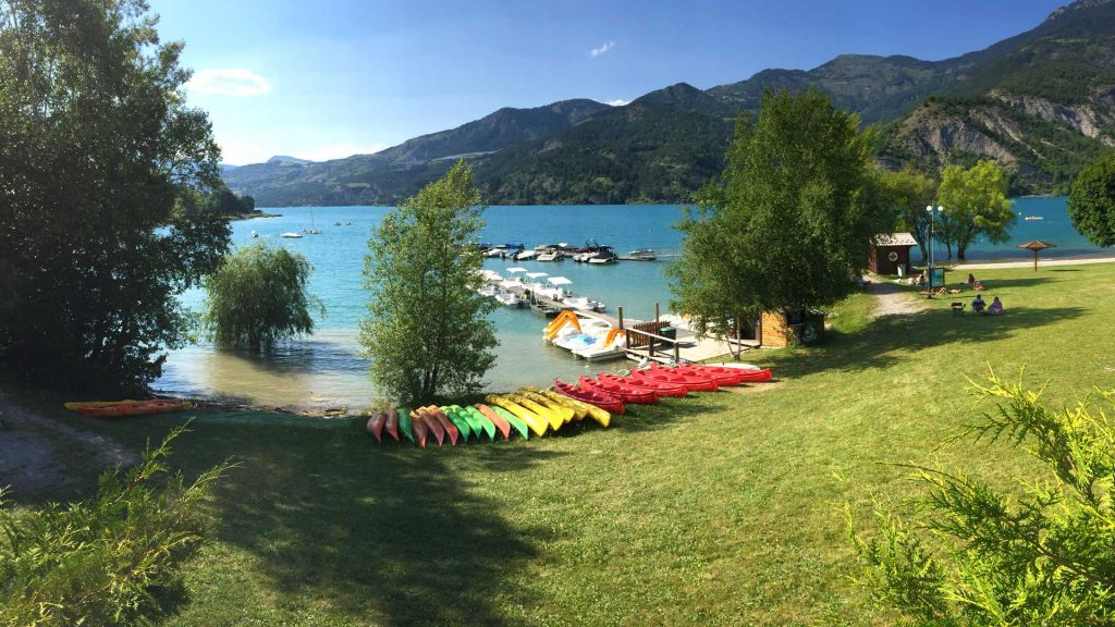 location-bateaux-pedalos-canoe-serre-poncon